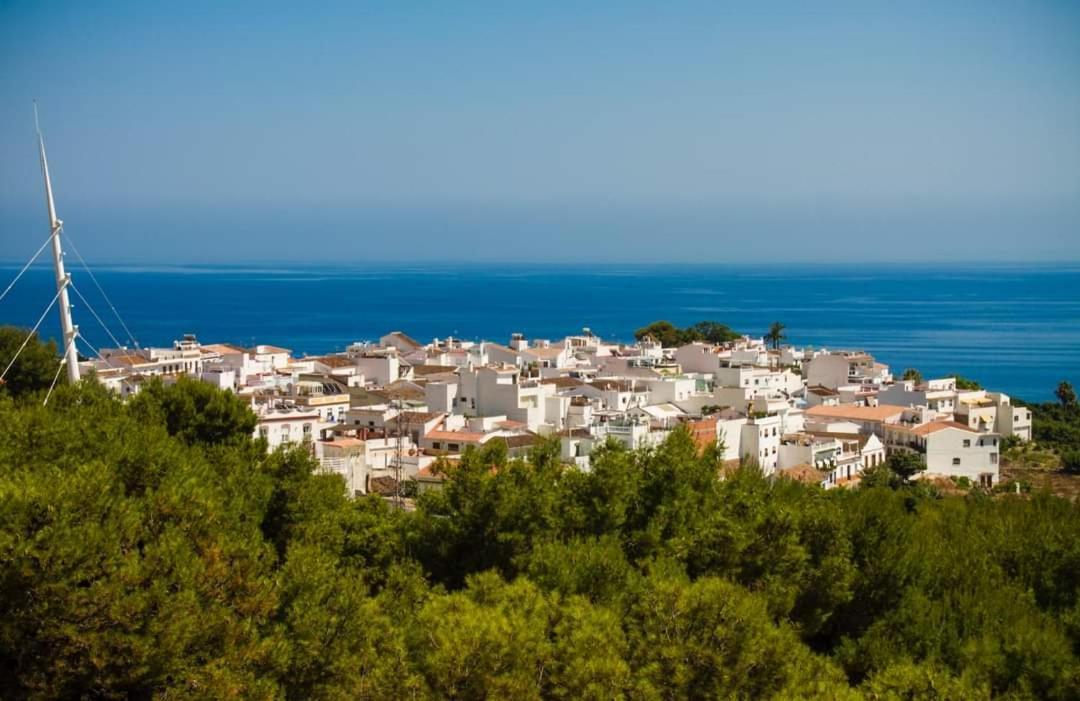 Apartamento En El Mirador De Нерха Экстерьер фото